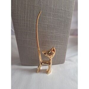 Brass colored cat ring holder